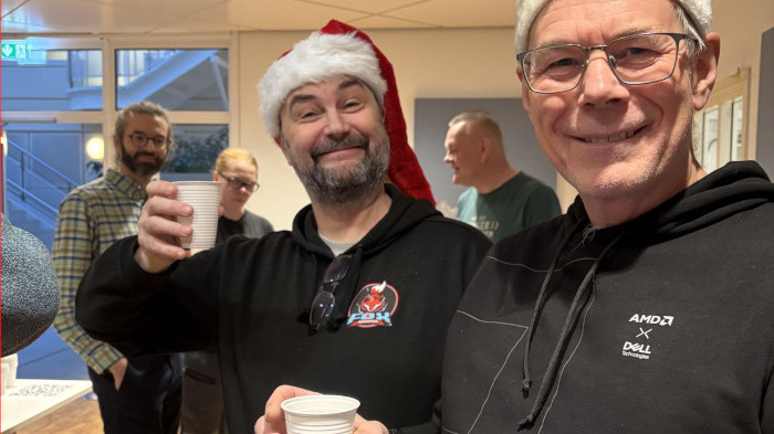 Et par trivelige nisser kom på besøk for å smake!