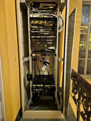 elektrisk kabel ,elektronisk enhet ,teknologi ,maskin ,engineering.